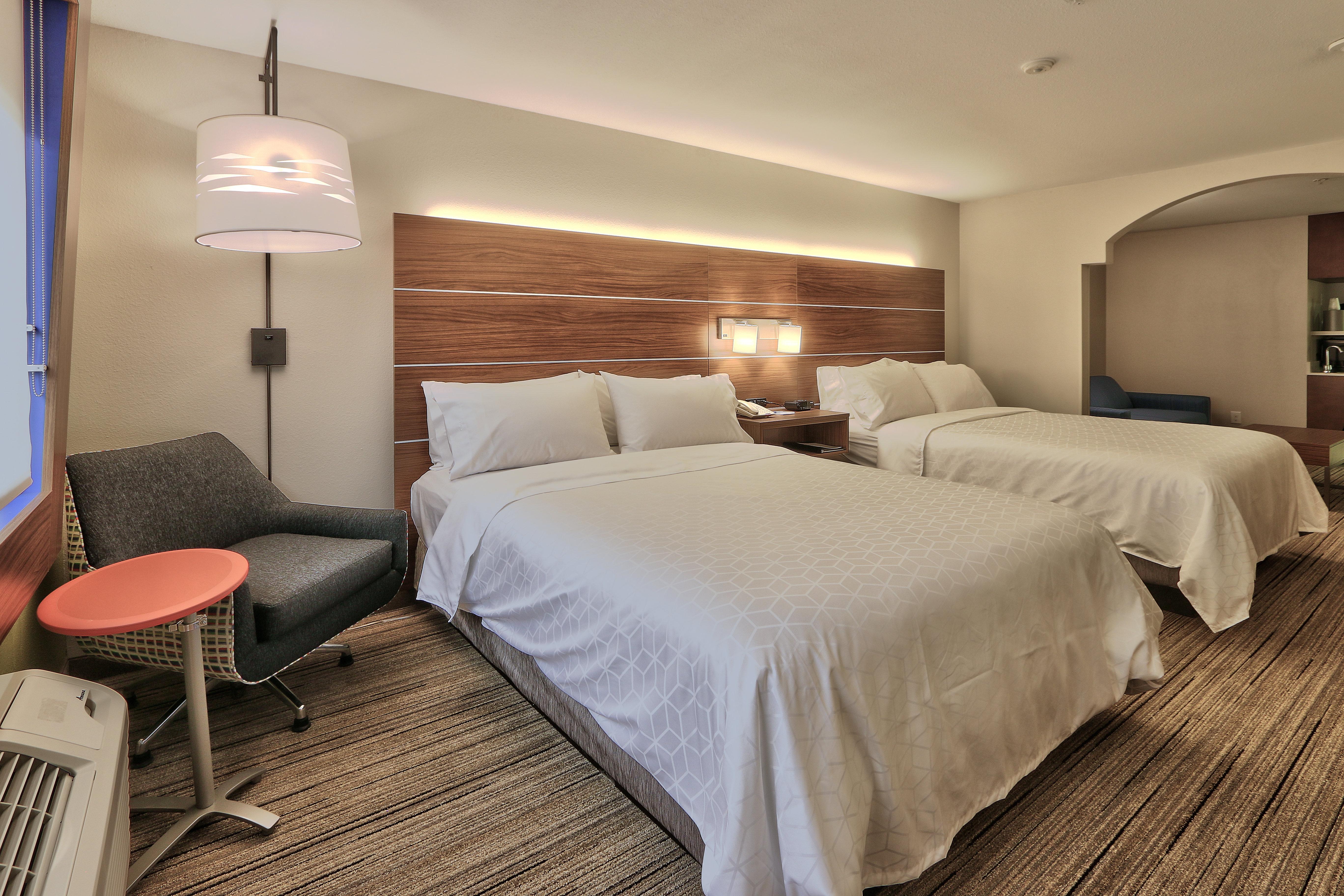 Holiday Inn Express & Suites Portales By Ihg Exterior photo
