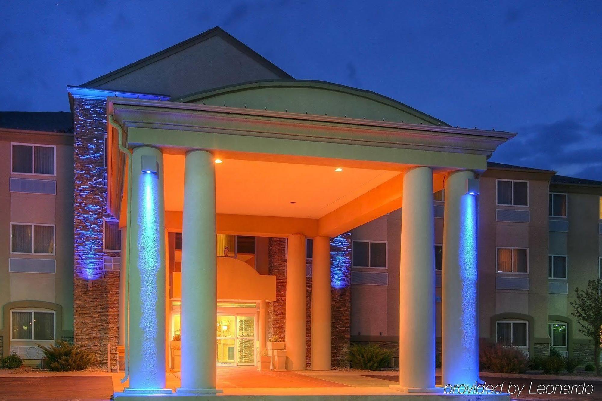Holiday Inn Express & Suites Portales By Ihg Exterior photo