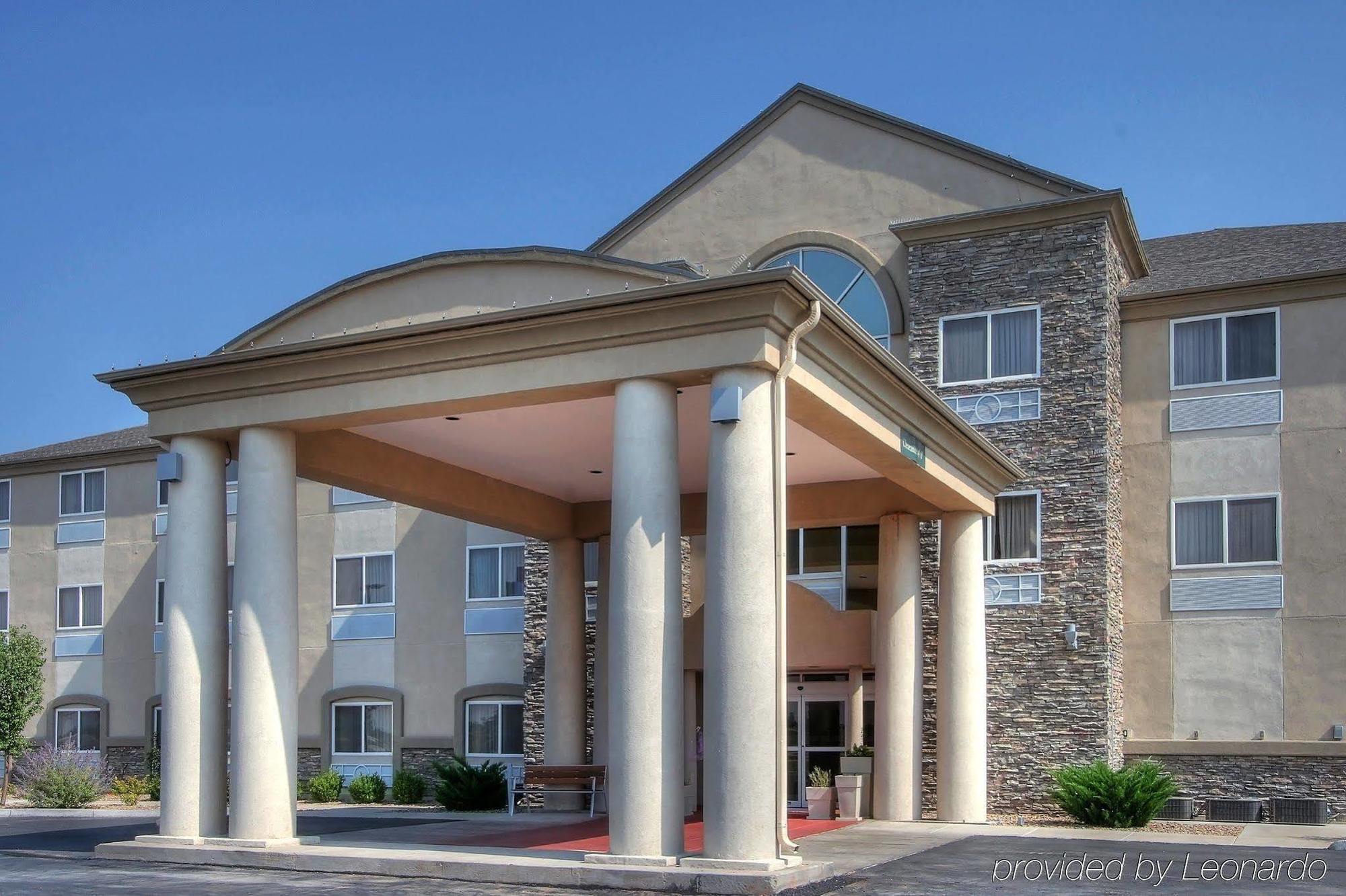 Holiday Inn Express & Suites Portales By Ihg Exterior photo