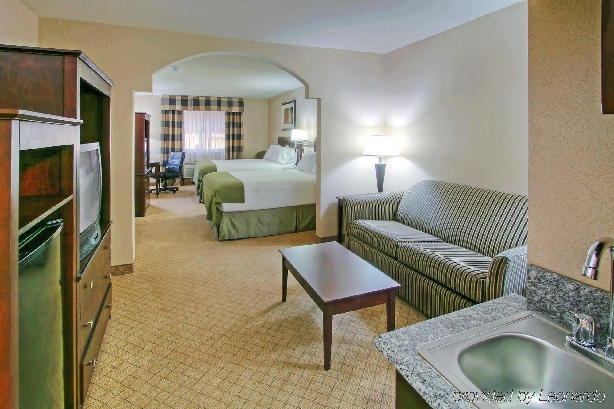 Holiday Inn Express & Suites Portales By Ihg Room photo