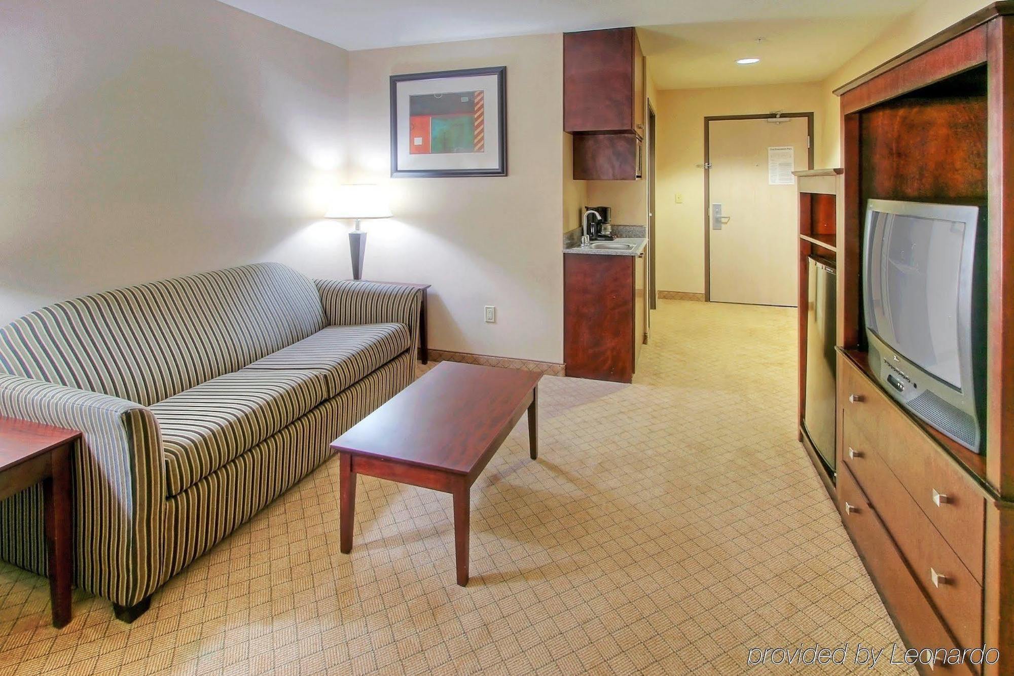 Holiday Inn Express & Suites Portales By Ihg Room photo